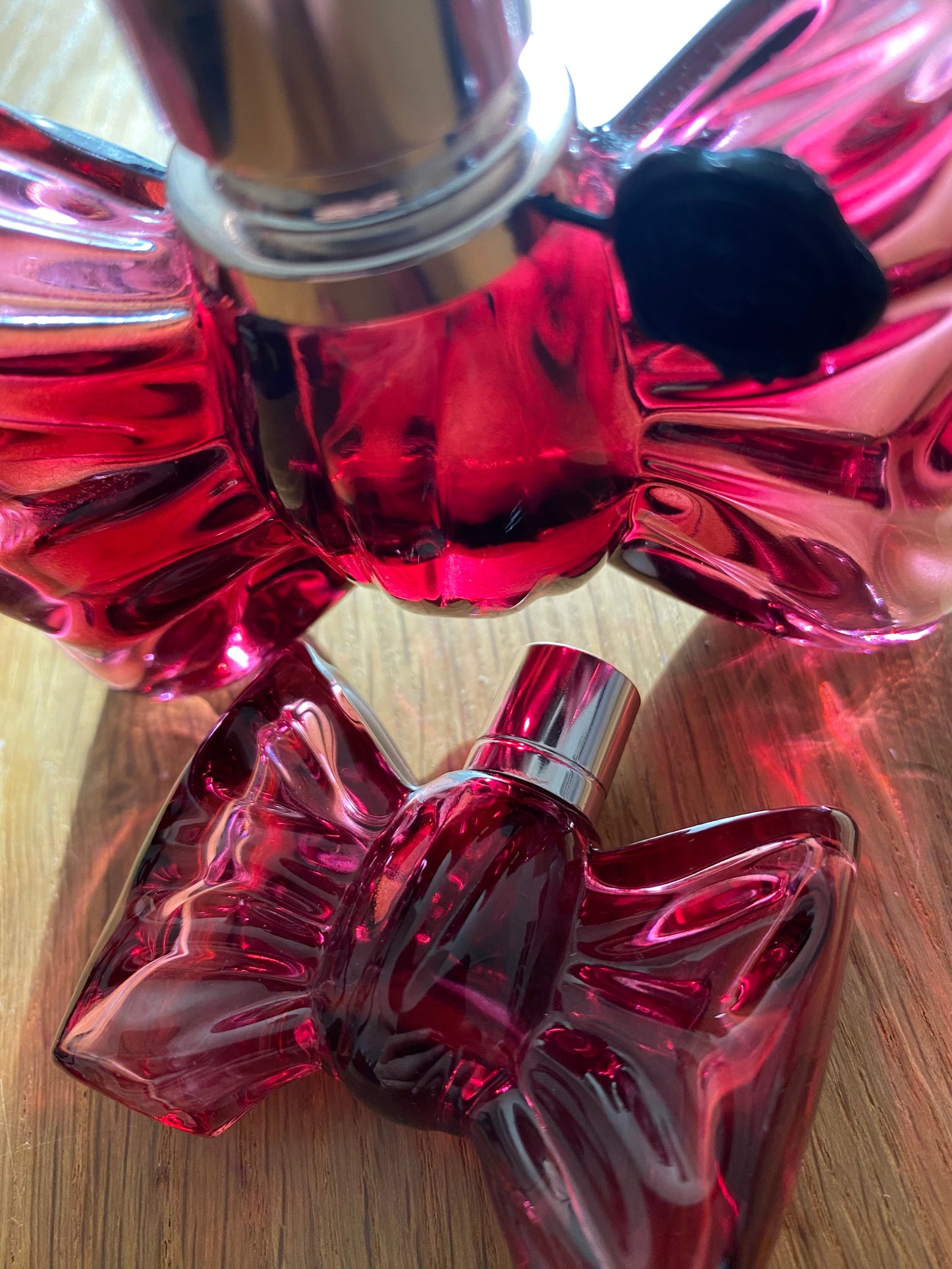 PRELOVED - Set van 2 strik / coquette bow parfumflesjes