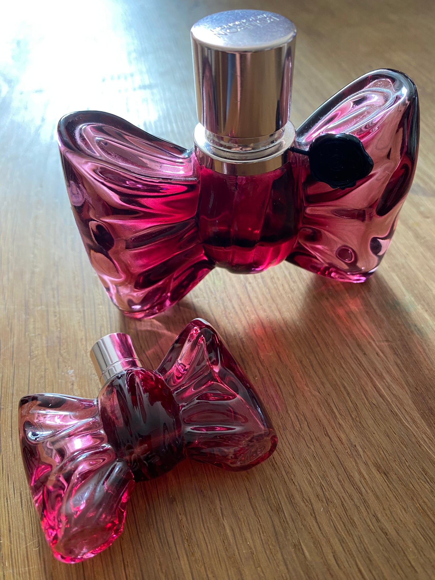 PRELOVED - Set van 2 strik / coquette bow parfumflesjes