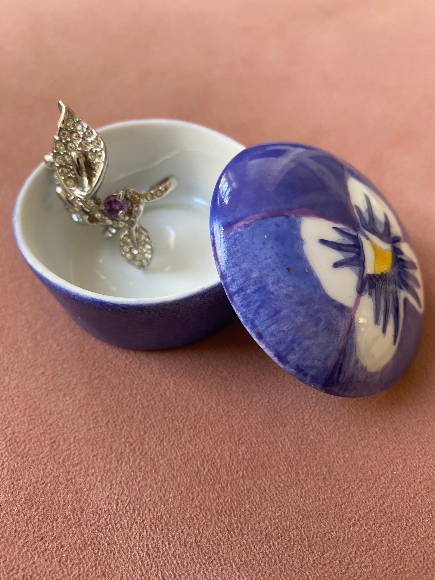 VINTAGE - Limoges France porseleinen sieradendoosje met viooltje