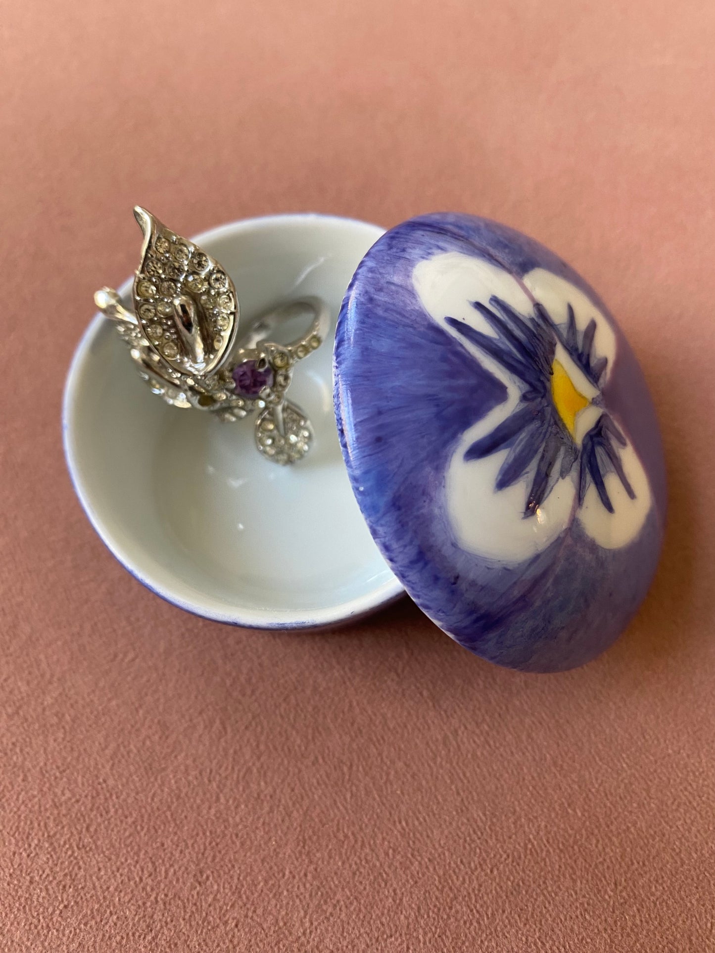 VINTAGE - Limoges France porseleinen sieradendoosje met viooltje