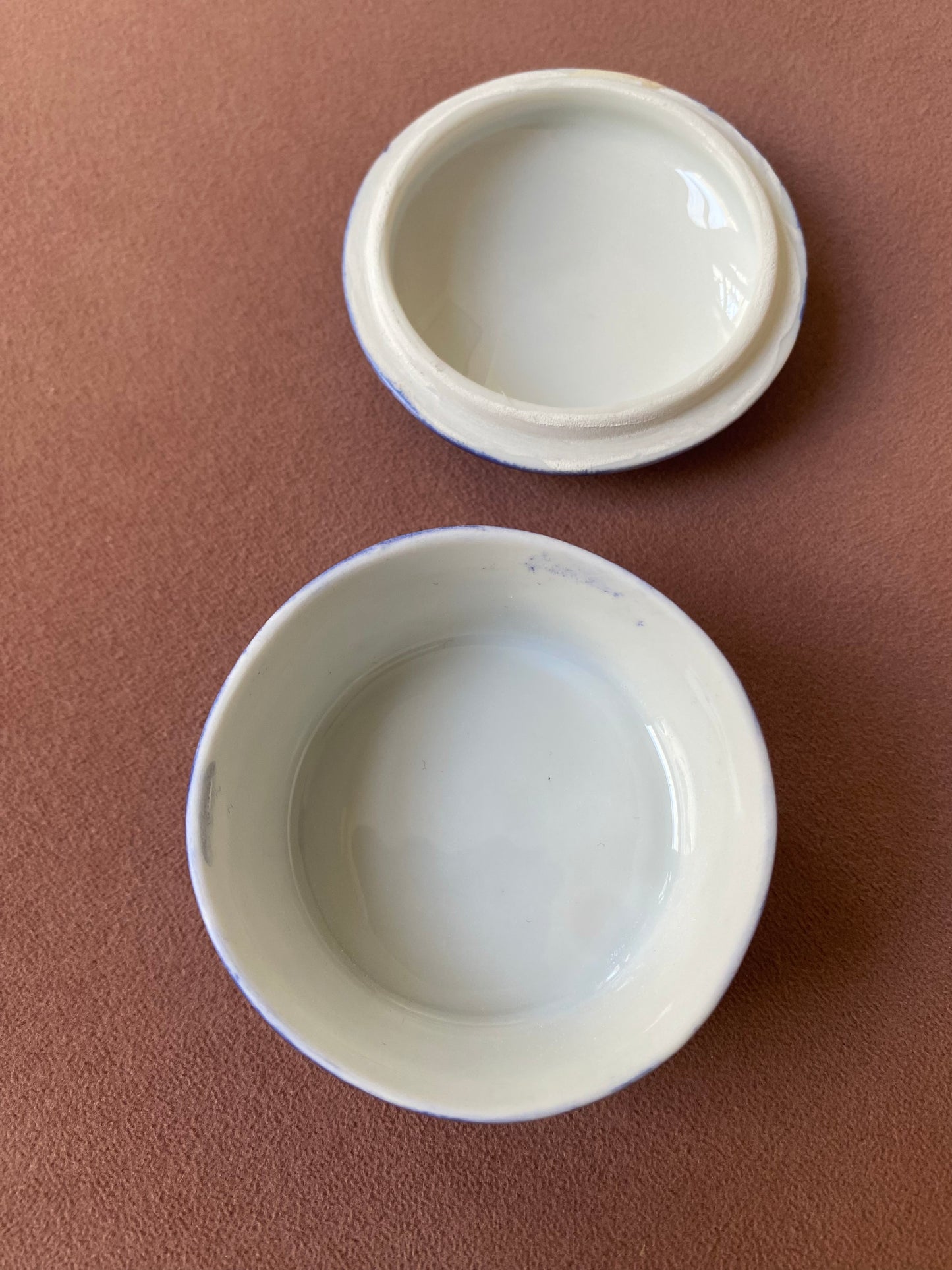 VINTAGE - Limoges France porseleinen sieradendoosje met viooltje
