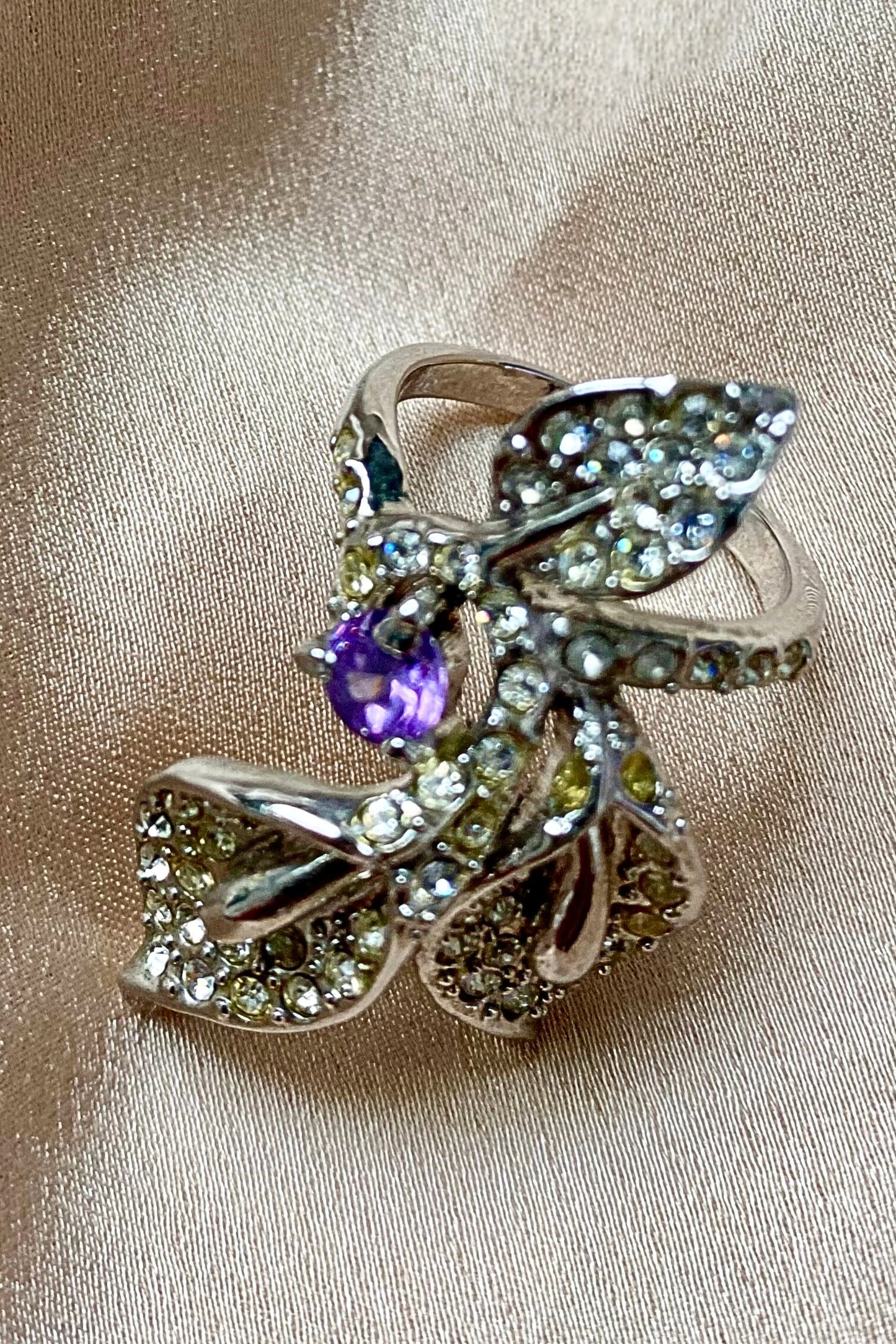 VINTAGE - Cocktailring met aronskelk design en strass steentjes, uniek statement sieraad